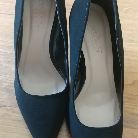 Black heels-like new - Picture 2 of 4